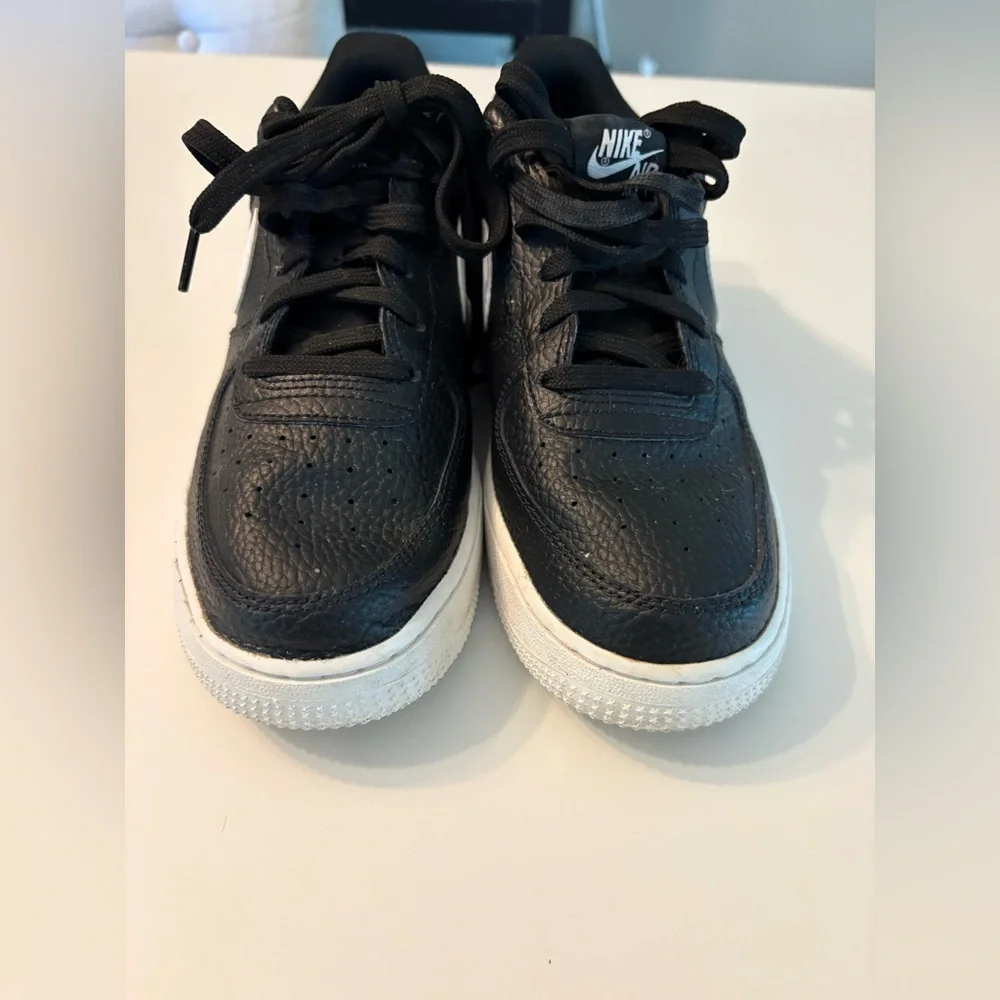 Nike Air Force 1 black/‎ white youth 6.5 (fits women’s 8-8.5)